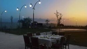 Café da manhã, almoço e jantar; culinária turca