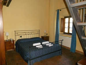 Quadruple Room | Desk, free WiFi