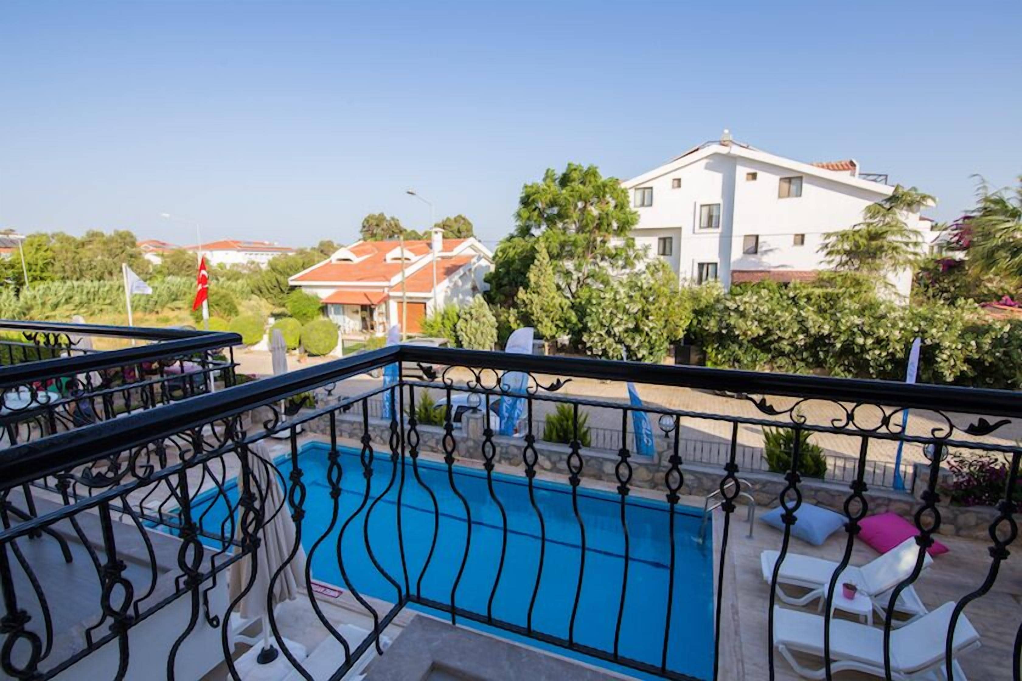 comfort double room, pool view | balcony