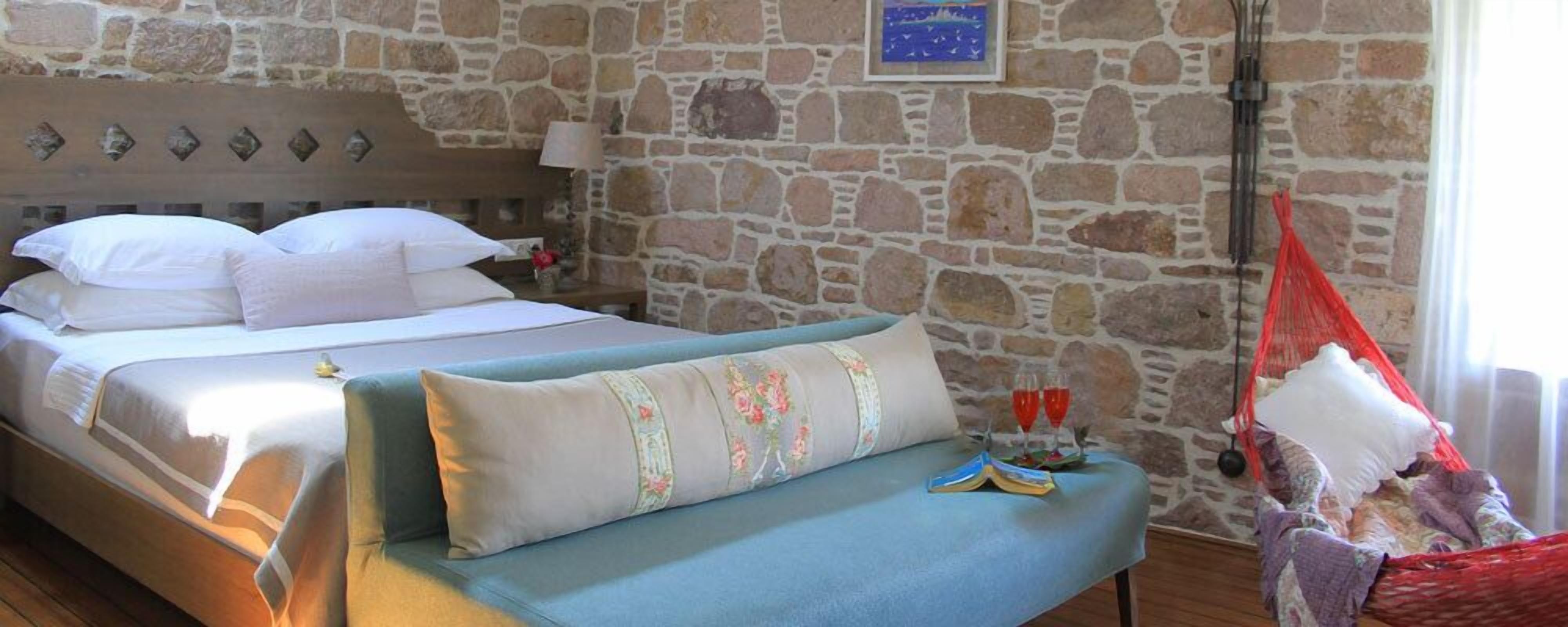 Standardværelse - 1 dobbeltseng eller 2 enkeltsenge | Minibar, pengeskab på værelset, skrivebord, gratis Wi-Fi