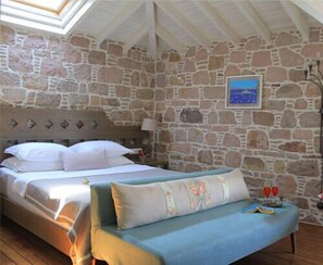 Standard Room, 1 Katil Kelamin (Double) atau 2 Katil Bujang (Single) | Bar mini, peti besi dalam bilik, meja, Wi-fi percuma