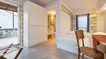 Habitación superior, balcón, vistas al jardín | Colchones viscoelásticos, caja fuerte, sistema de insonorización