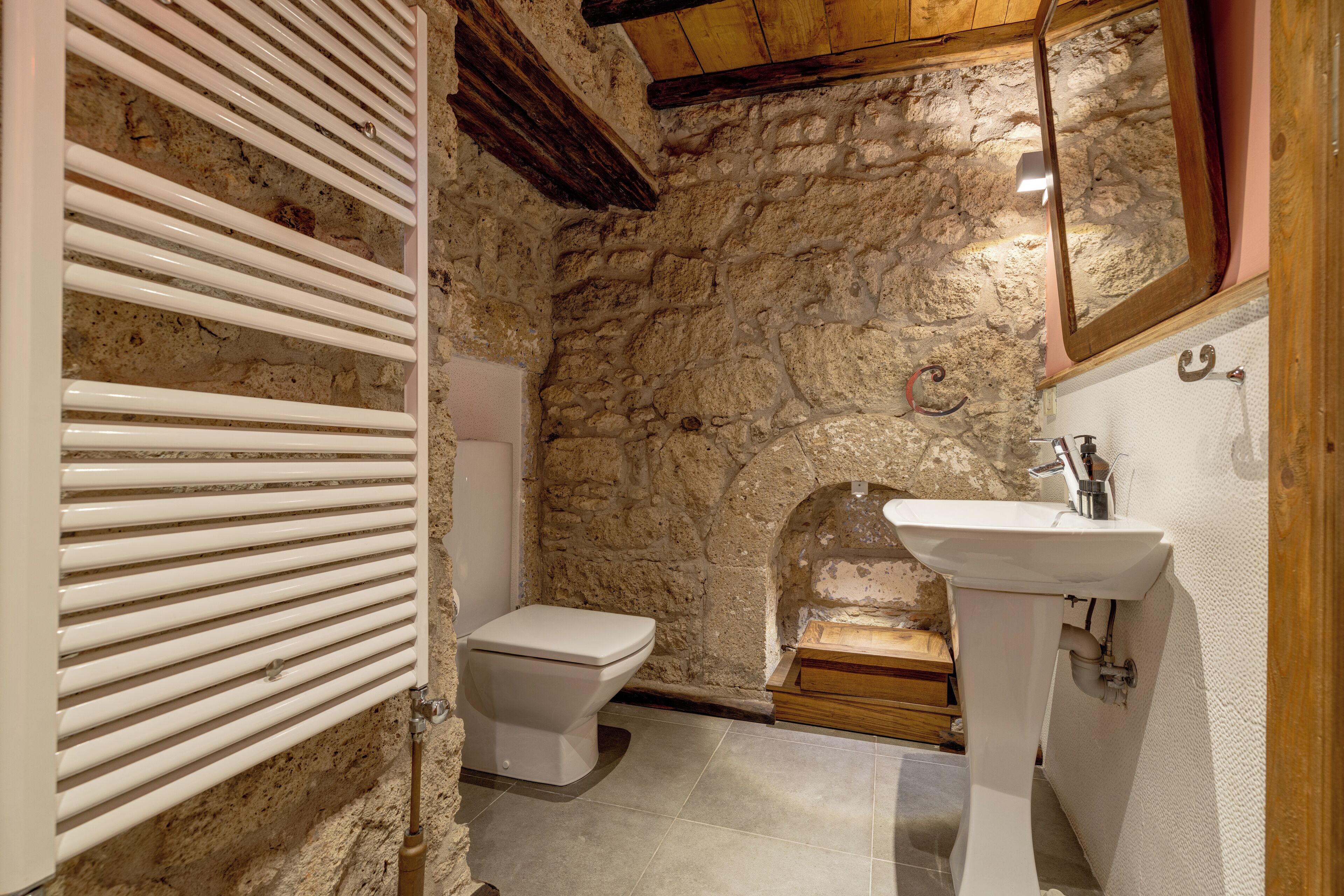 superior deluxe room  | bathroom | shower, free toiletries, hair dryer, slippers