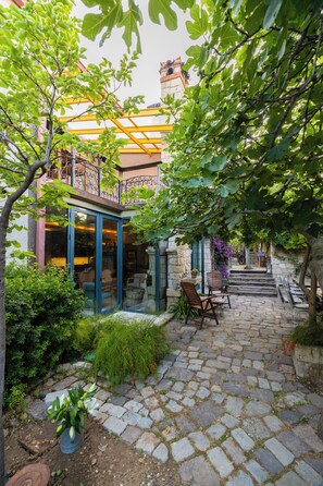 Garden - Sakin Ev (Cesme)