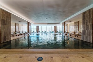 3 indoor pools, seasonal outdoor pool, pool loungers, lifeguards on site - Anadolu Hotels Esenboga Termal (Akyurt)