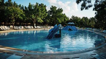 3 indoor pools, seasonal outdoor pool, sun loungers, lifeguards on site