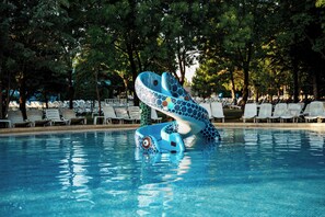 3 indoor pools, seasonal outdoor pool, pool loungers, lifeguards on site - Anadolu Hotels Esenboga Termal (Akyurt)