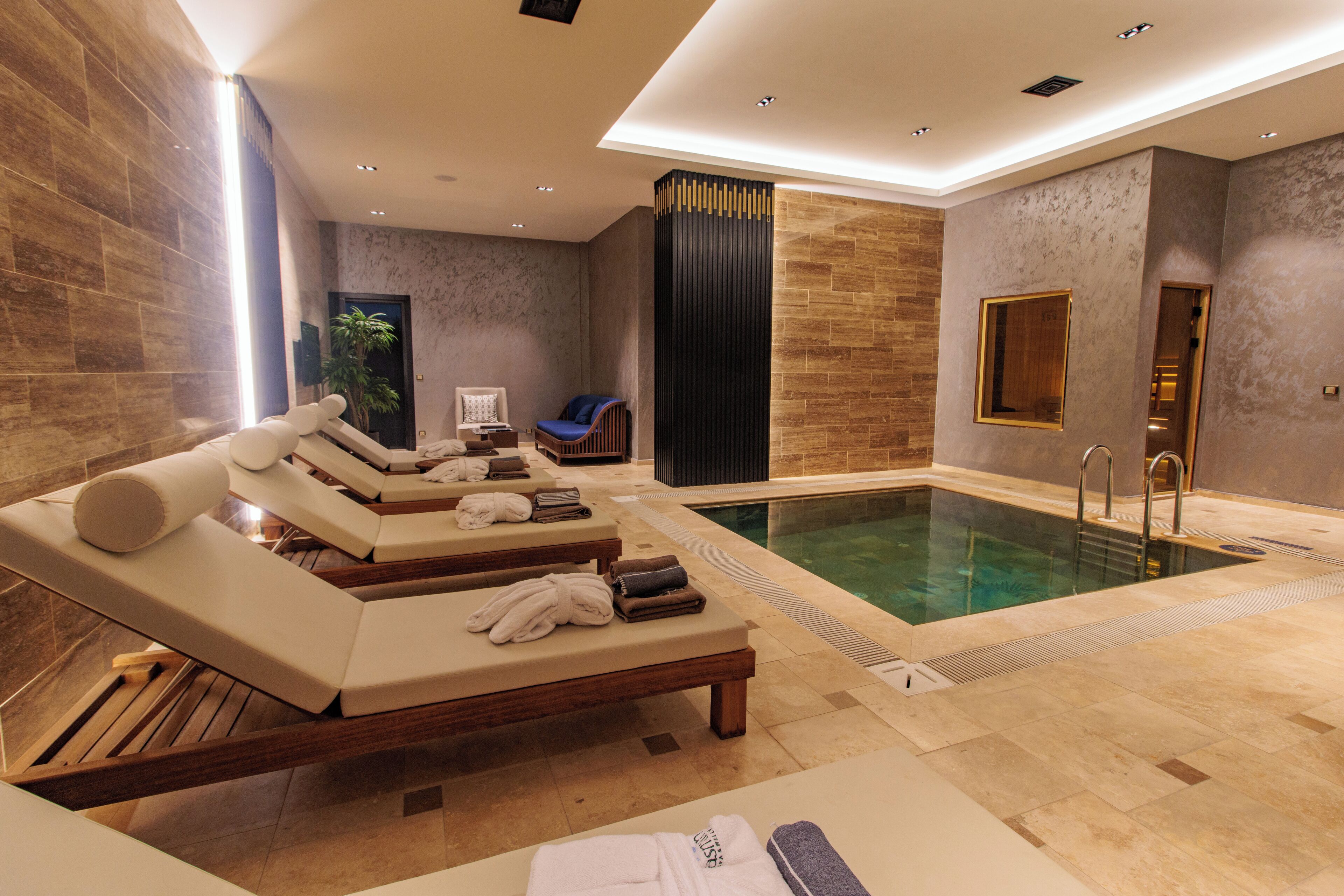 Behandlingsrom for par, badstue, boblebad og dampbad