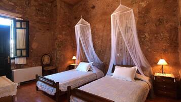 Traditional Villa, 4 Bedrooms, Mountain View | 4 bedrooms, Egyptian cotton sheets, premium bedding, down duvets