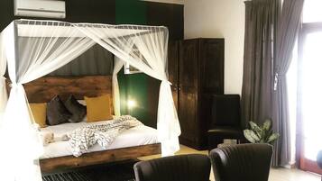 Een kluis op de kamer, een bureau, gratis wifi