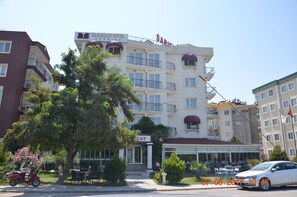 Front of property - Sarıçay Rhodius Otel (Çanakkale)