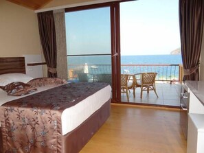 Deluxe Double or Twin Room, Sea View