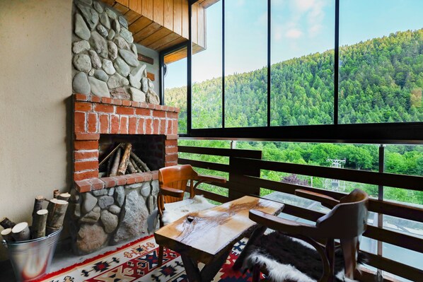 Deluxe Suite | Terrace/patio