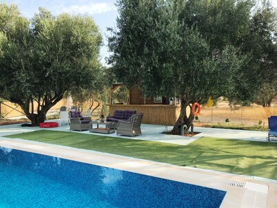 Ai - Helis Resort Hotel