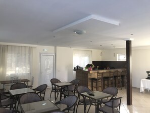 Free daily buffet breakfast  - Ai - Helis Resort Hotel (Kefalonia)