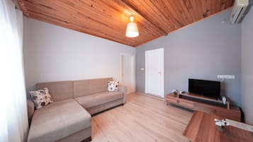 Deluxe Penthouse, 1 Katil Kelamin (Double), Non Smoking, Sea View | 1 bilik tidur, peralatan tempat tidur premium, bar mini, meja