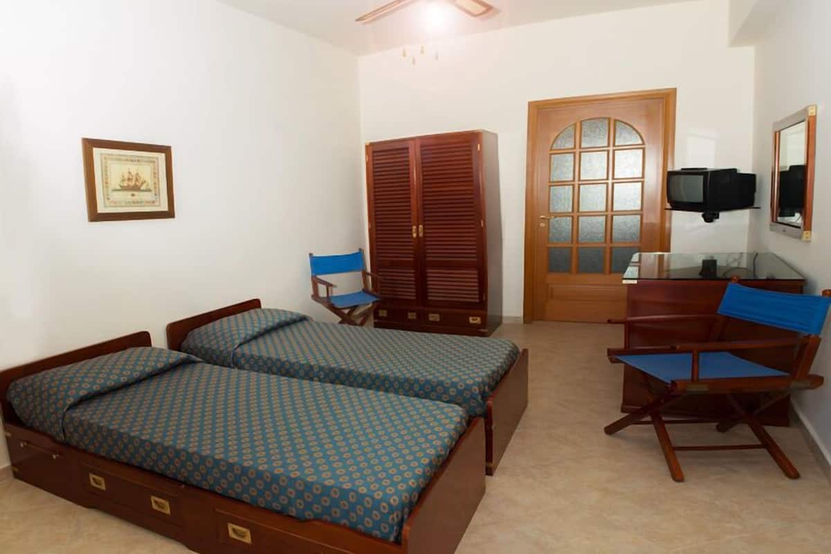double or twin room, annex building | minibar, in-room safe, individually furnished, desk
