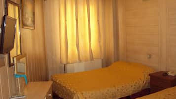 Tremannsrom – standard | Skrivebord og wi-fi (inkludert)