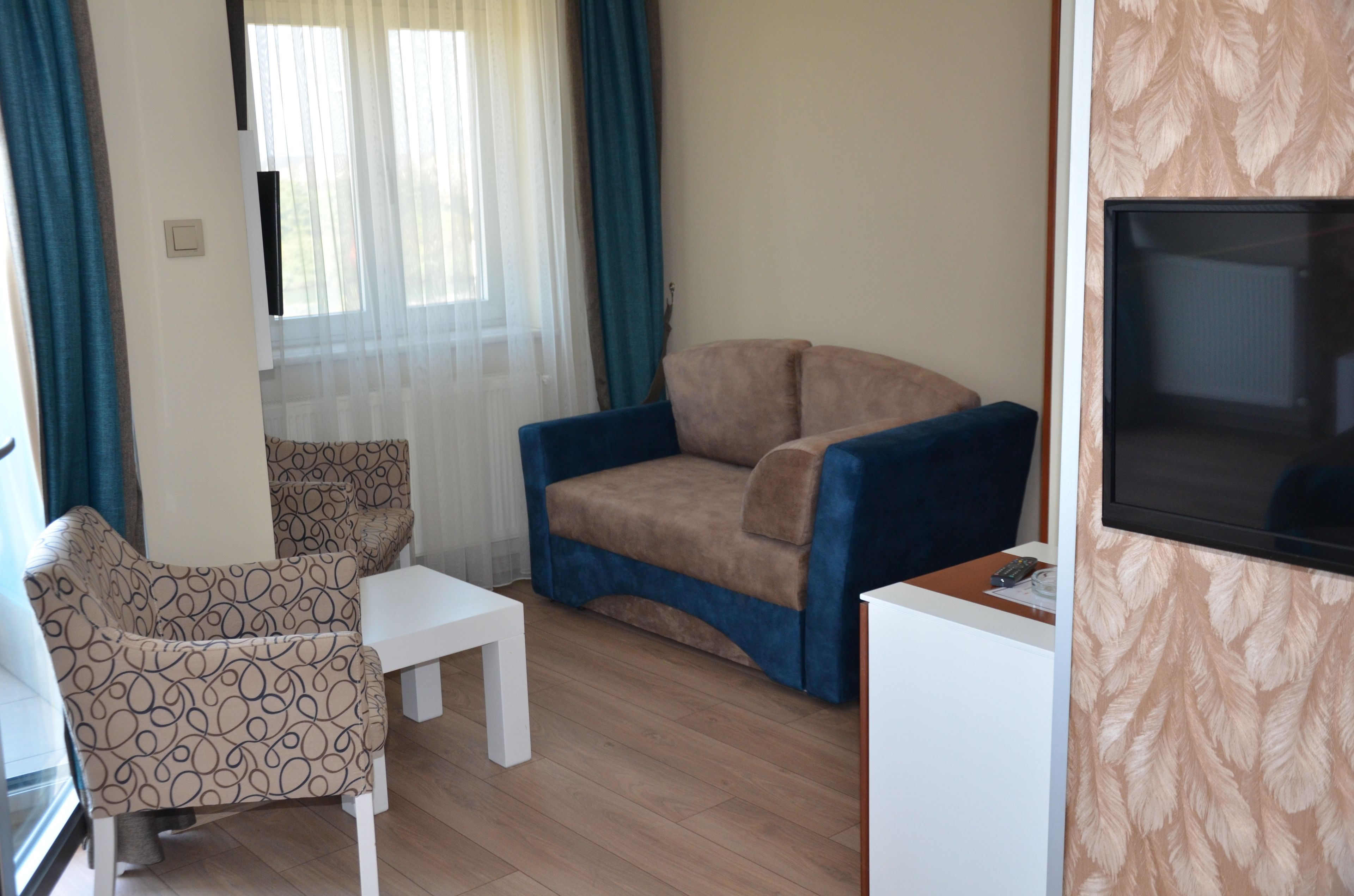 junior suite | living room | lcd tv