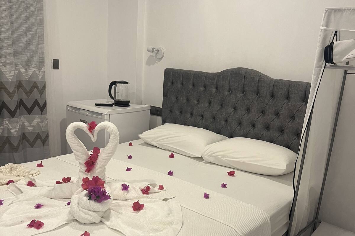 1 bedroom, desk, iron/ironing board, free WiFi