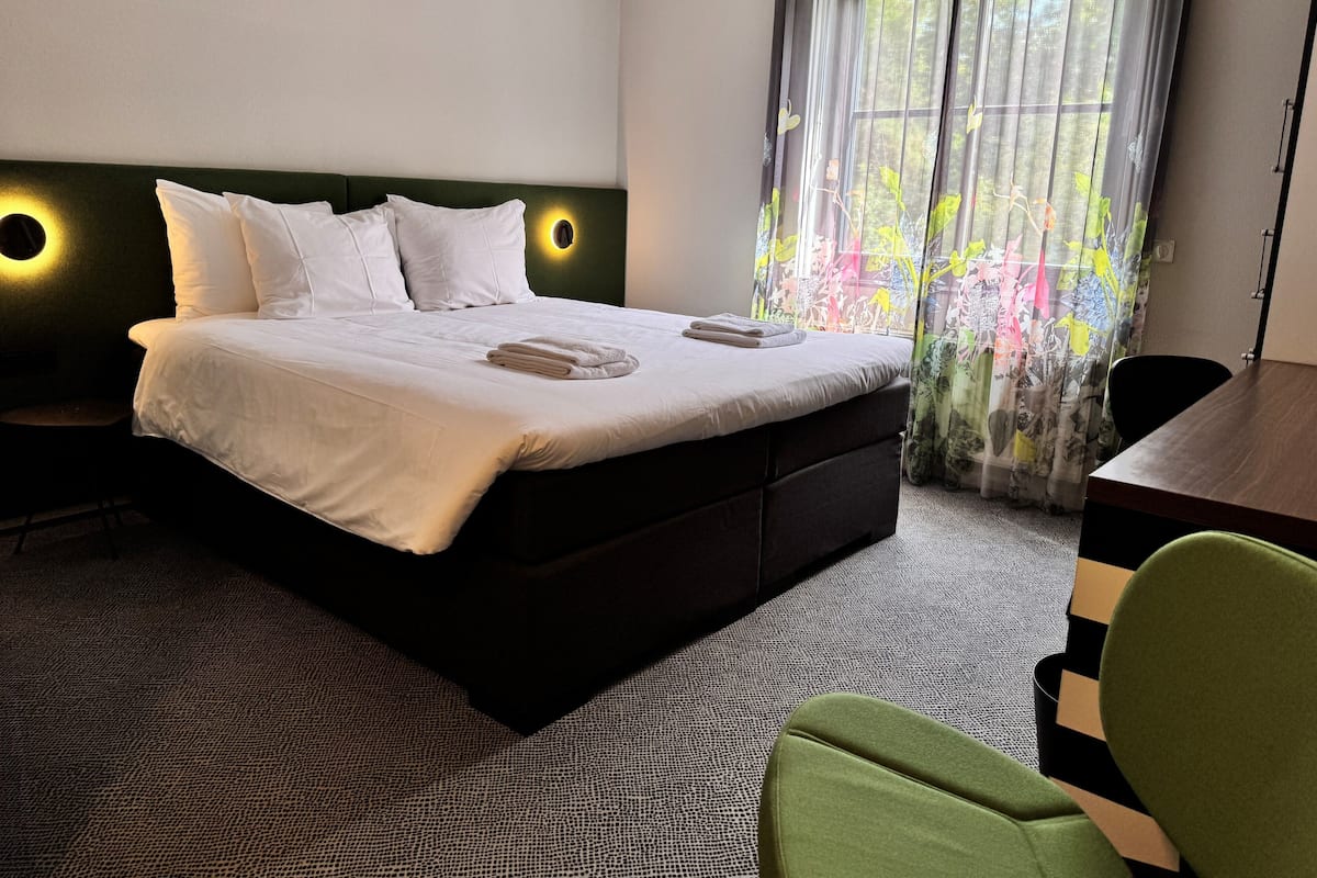 Comfort Double Room, Garden View | Langsir/tirai gelap terus, seterika/papan seterika, Wi-fi percuma
