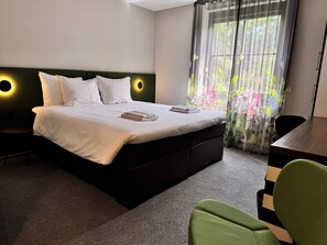 Comfort Double Room, Garden View | Blackout drapes, iron/ironing board, free WiFi, bed sheets