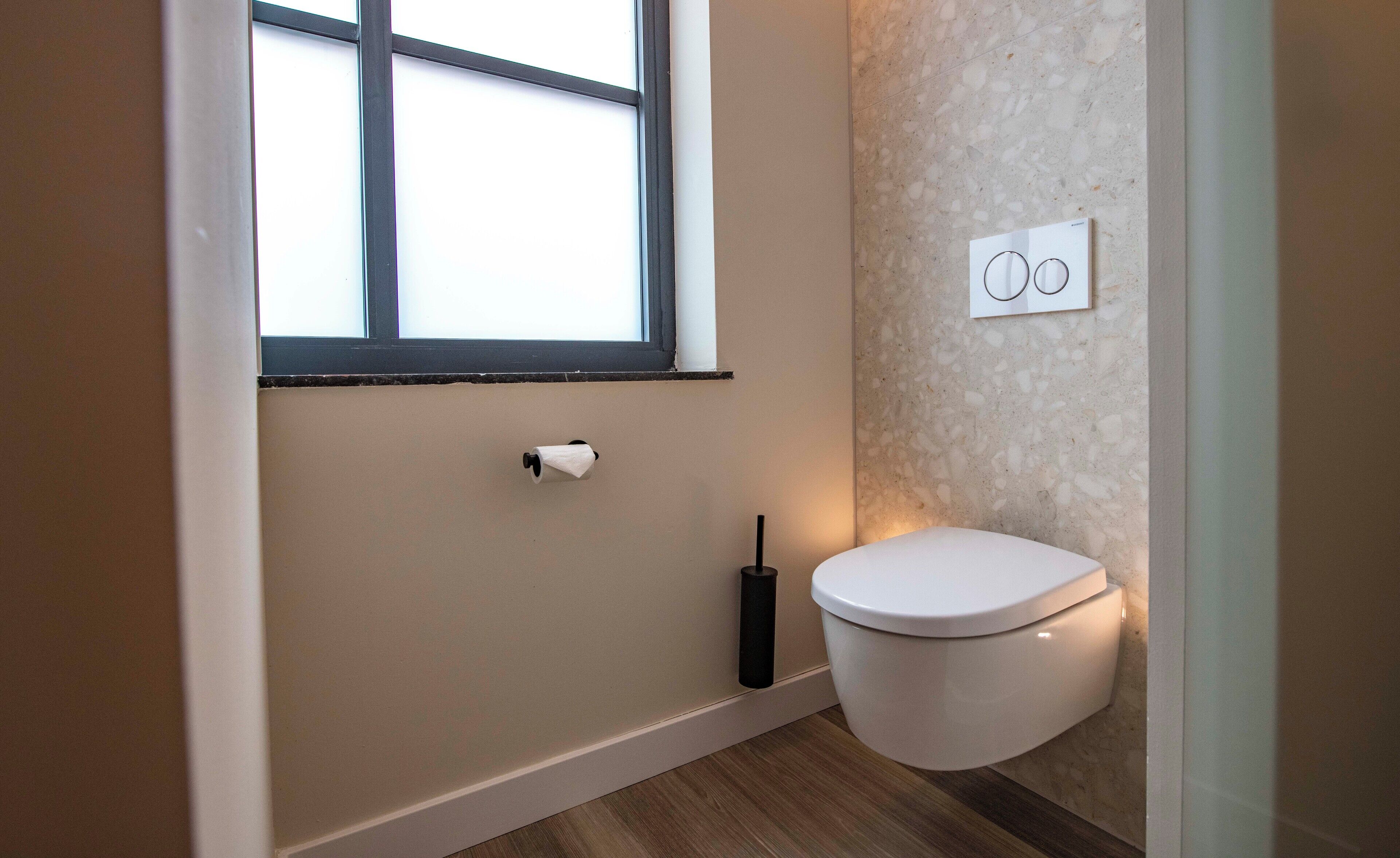 design double room, 1 queen bed, garden view | bathroom | shower, free toiletries, hair dryer, towels