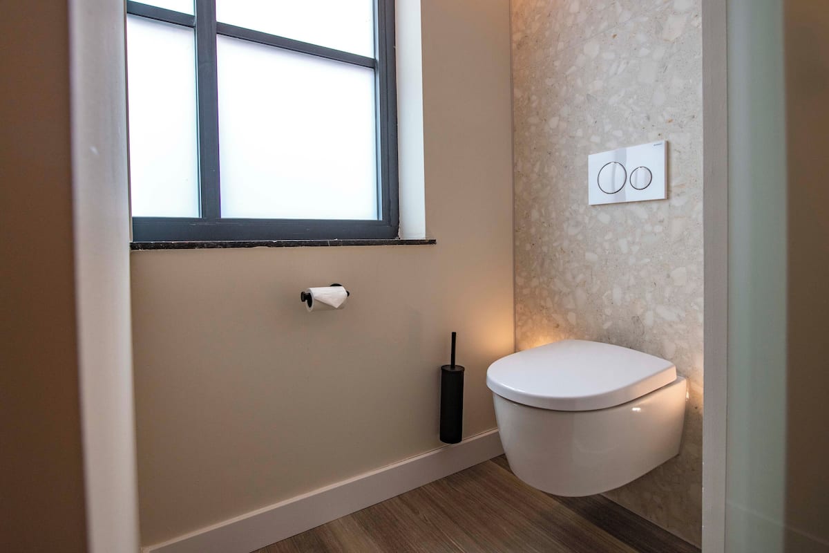 design double room, 1 queen bed, garden view | bathroom | shower, free toiletries, hair dryer, towels