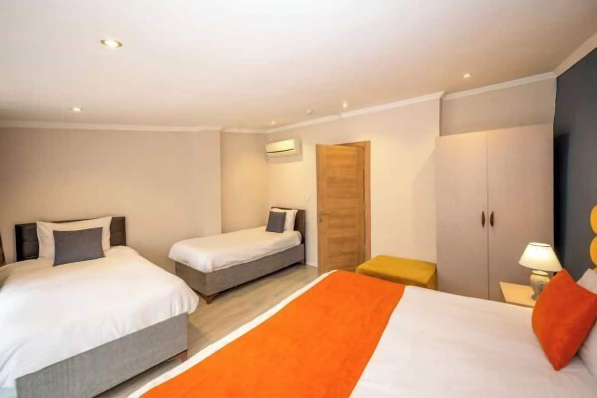 Schreibtisch, schallisolierte Zimmer, kostenloses WLAN