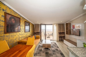 Deluxe Suite | In-room dining - Marida Suit (Istanbul)