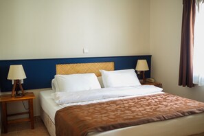 Premium bedding, down comforters, in-room safe, desk - Oya Boutique Hotel & Suites (Bodrum)
