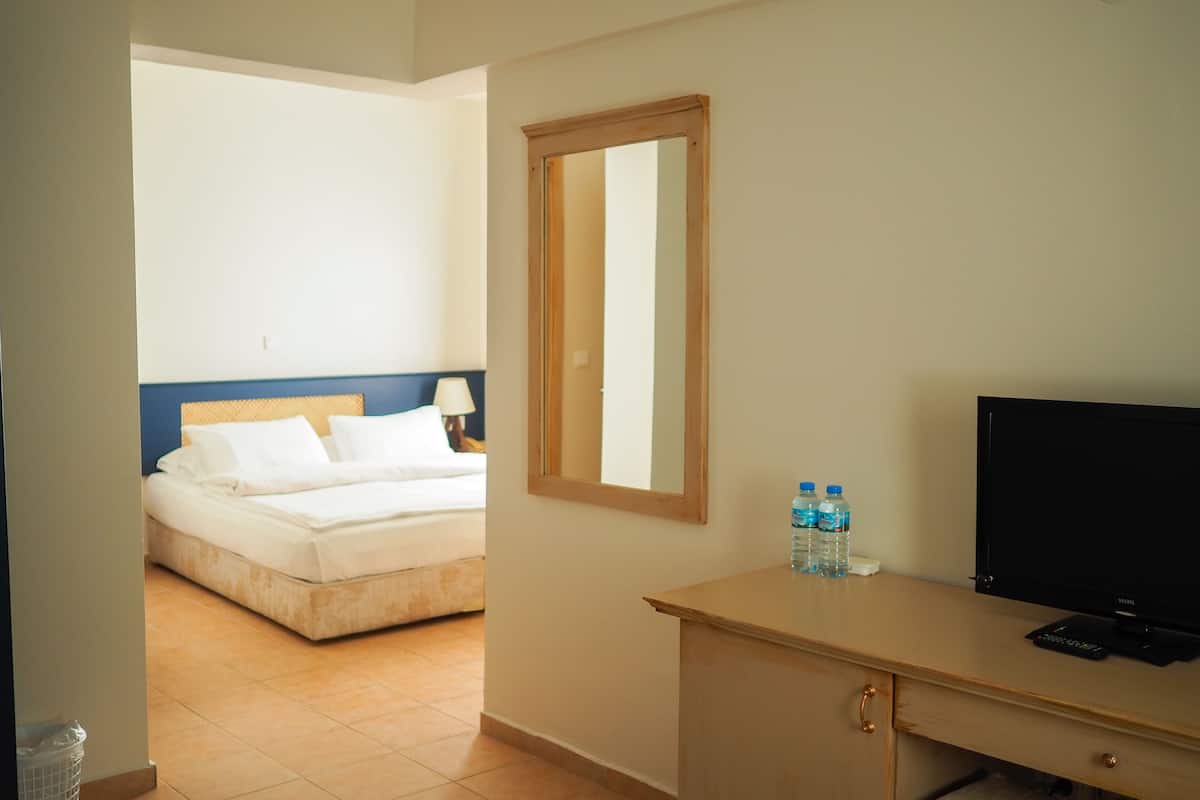 Standaard suite | 1 slaapkamer, luxe beddengoed, donzen dekbedden, een kluis op de kamer