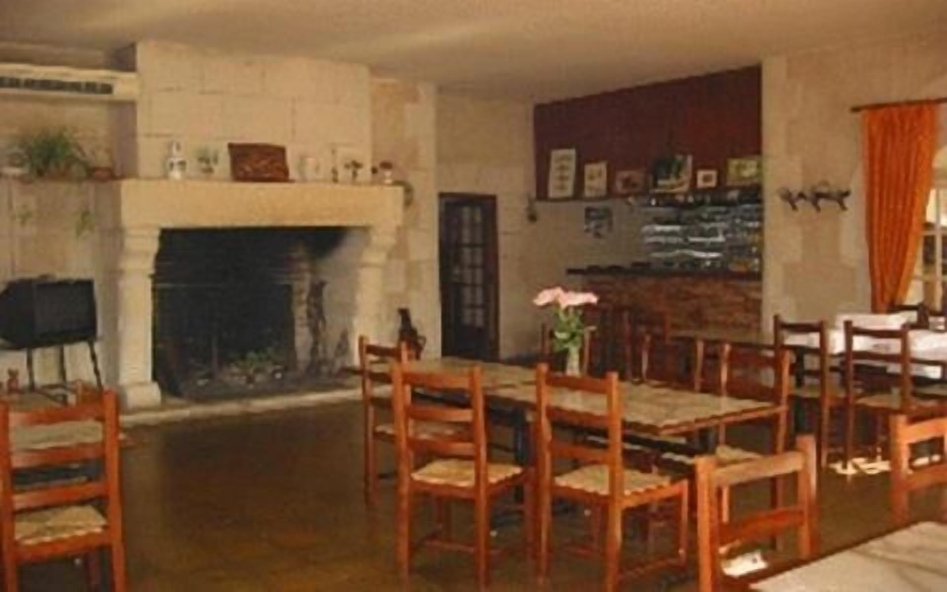 lunch and dinner served