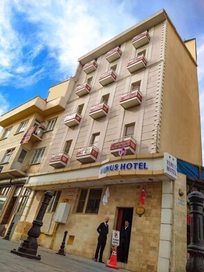 Fachada de la propiedad