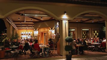 ์์นจ ์์ฌ, ์ ์ฌ ์์ฌ, ์ ๋
์์ฌ ์ ๊ณต, ํฐํค ์๋ฆฌ