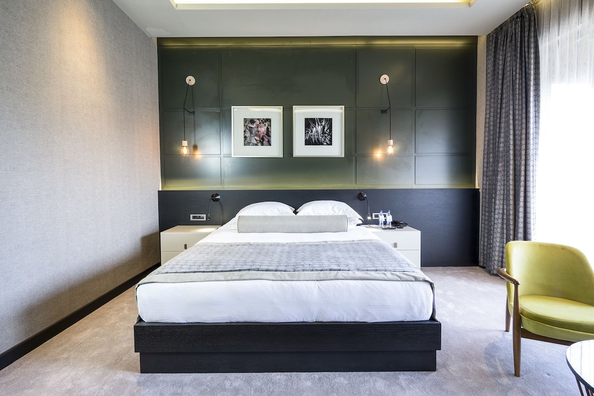 Standard Double Room, 1 King Bed, Balcony | Egyptian cotton sheets, premium bedding, pillowtop beds, minibar