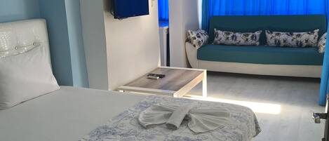 Deluxe Studio | Soundproofing, iron/ironing board, free WiFi, bed sheets