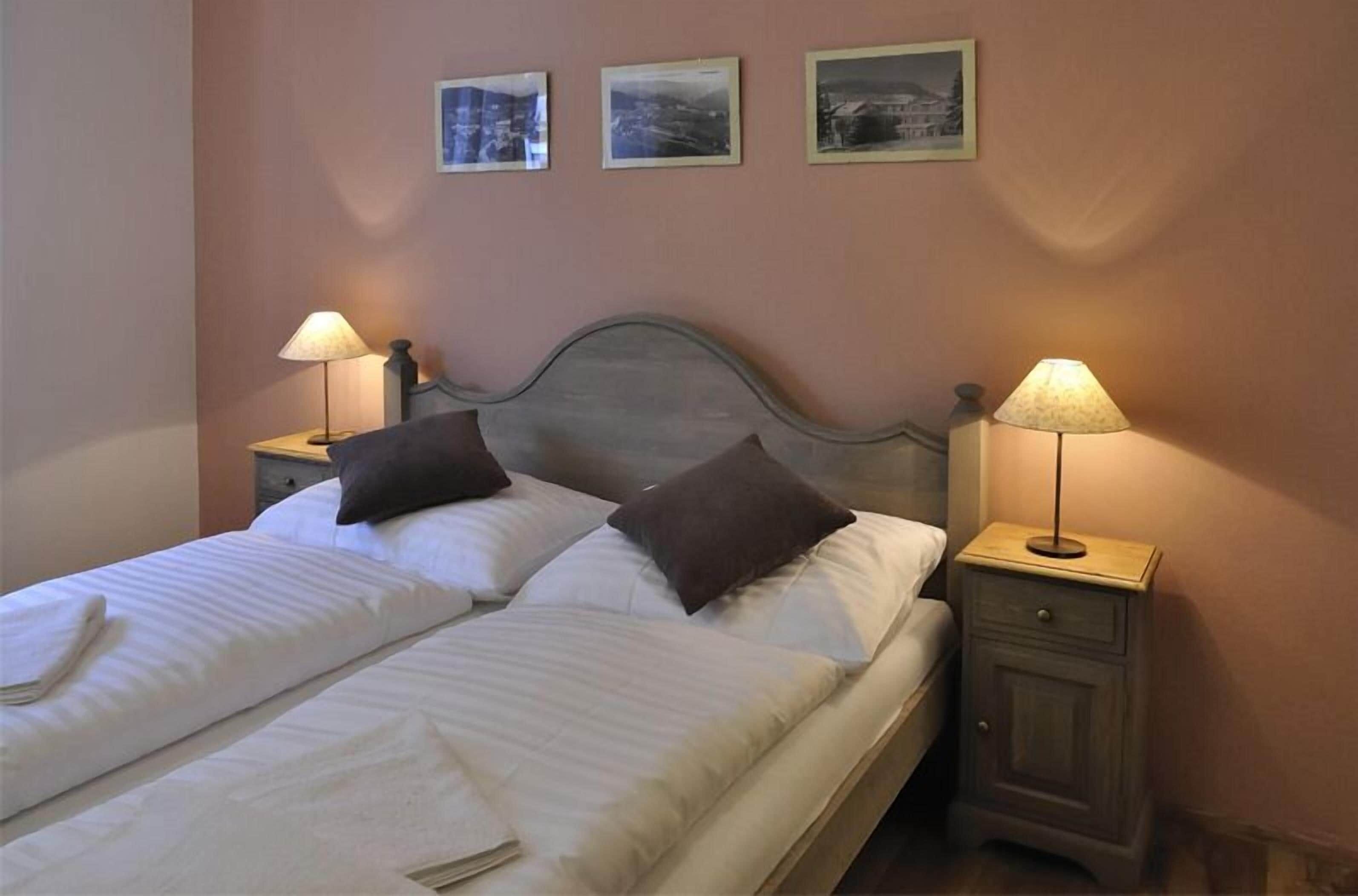 In-room safe, WiFi, bed sheets