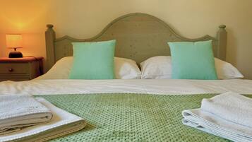 In-room safe, WiFi, bed sheets