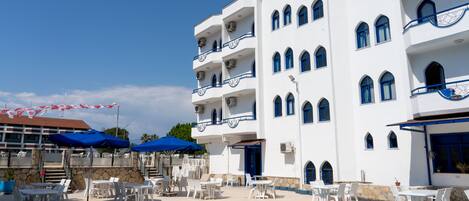 Habitación triple estándar | Vista al jardín