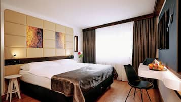Desk, free WiFi, bed sheets