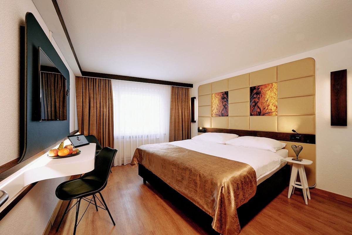 basic double room, non smoking | 1 bedroom, desk, free wifi, bed sheets