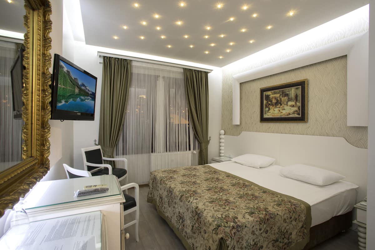 Minibar, coffres-forts dans les chambres, Wi-Fi gratuit, draps fournis