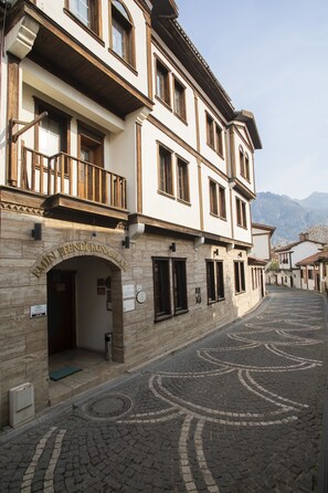 Front of property - Emin Efendi Konaklari (Amasya)