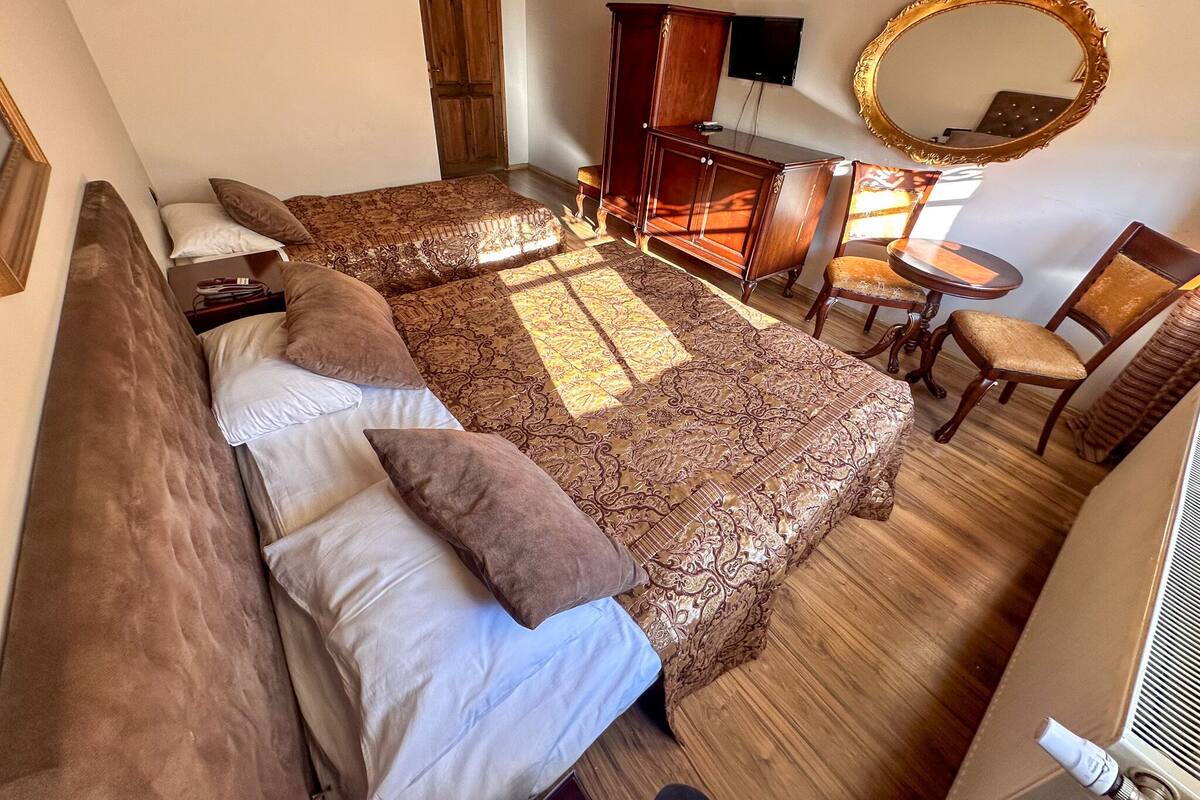 Superior Double Room, 1 Double Bed | Minibar, in-room safe, WiFi (free), bed sheets
