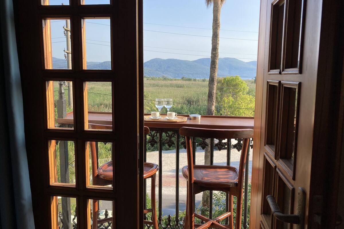 deluxe room, sea or mountain view, jacuzzi | balcony