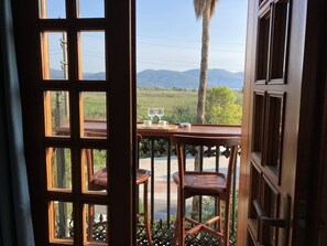 Deluxe-Zimmer, Whirlpool, Bergblick | Balkon