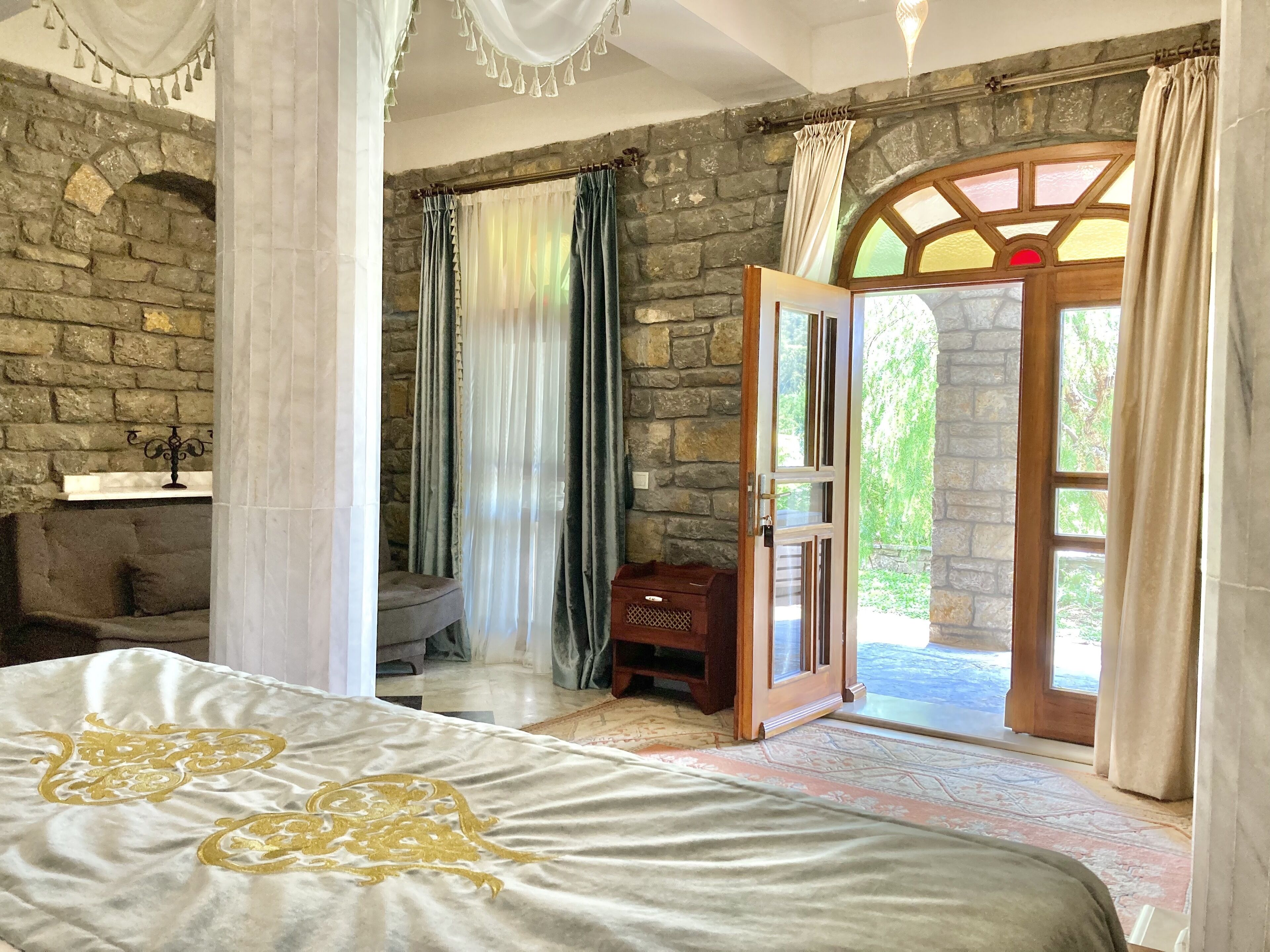 King Suite Room, Garden View | Premium bedding, free minibar items, desk, blackout curtains