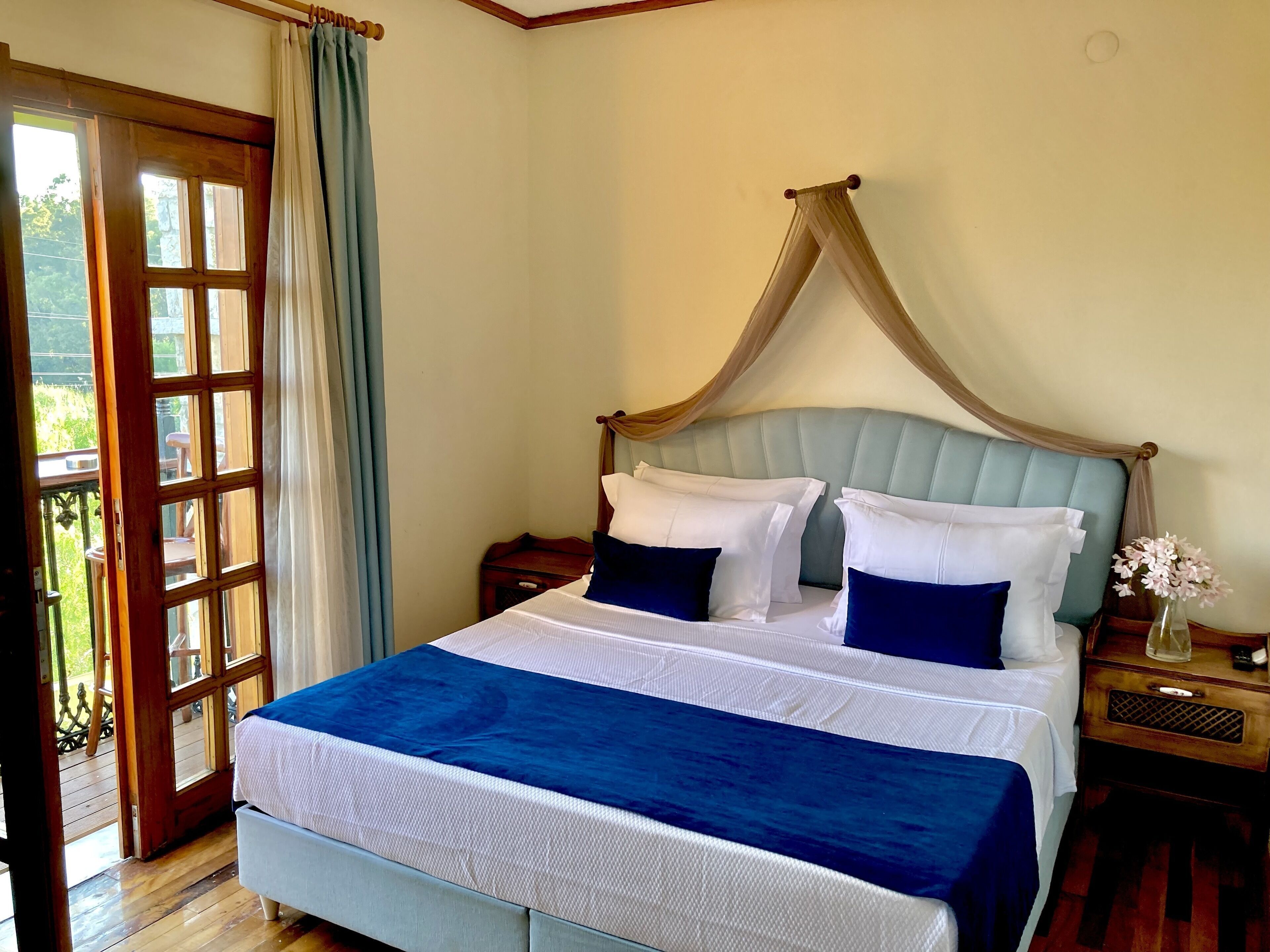 Premium bedding, free minibar items, desk, blackout curtains