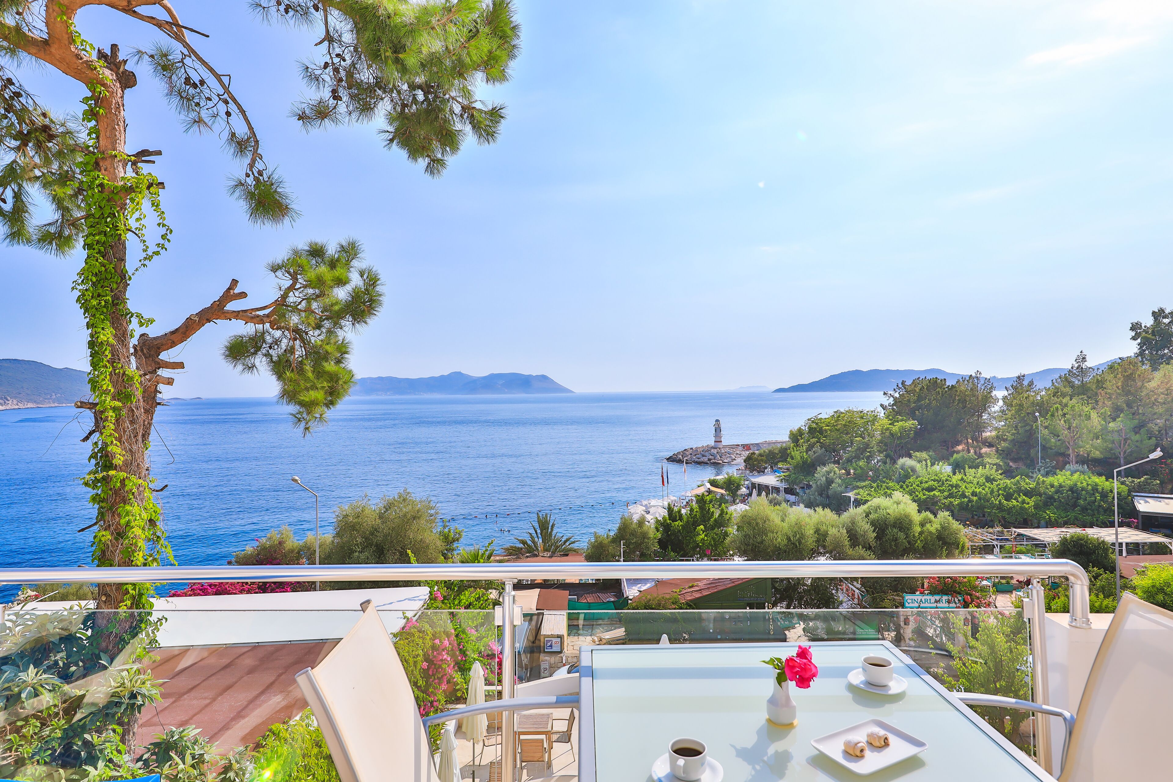 Junior studio suite, uitzicht op zee | Uitzicht vanuit de kamer